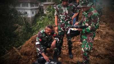 TNI BAWA ALAT CANGGIH BANTU CARI KORBAN HILANG AKIBAT GEMPA CIANJUR